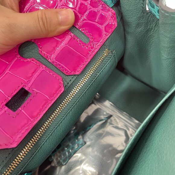 Genuine Leather Color Croc Pattern Handbag with 25cm - Picture 8 of 9